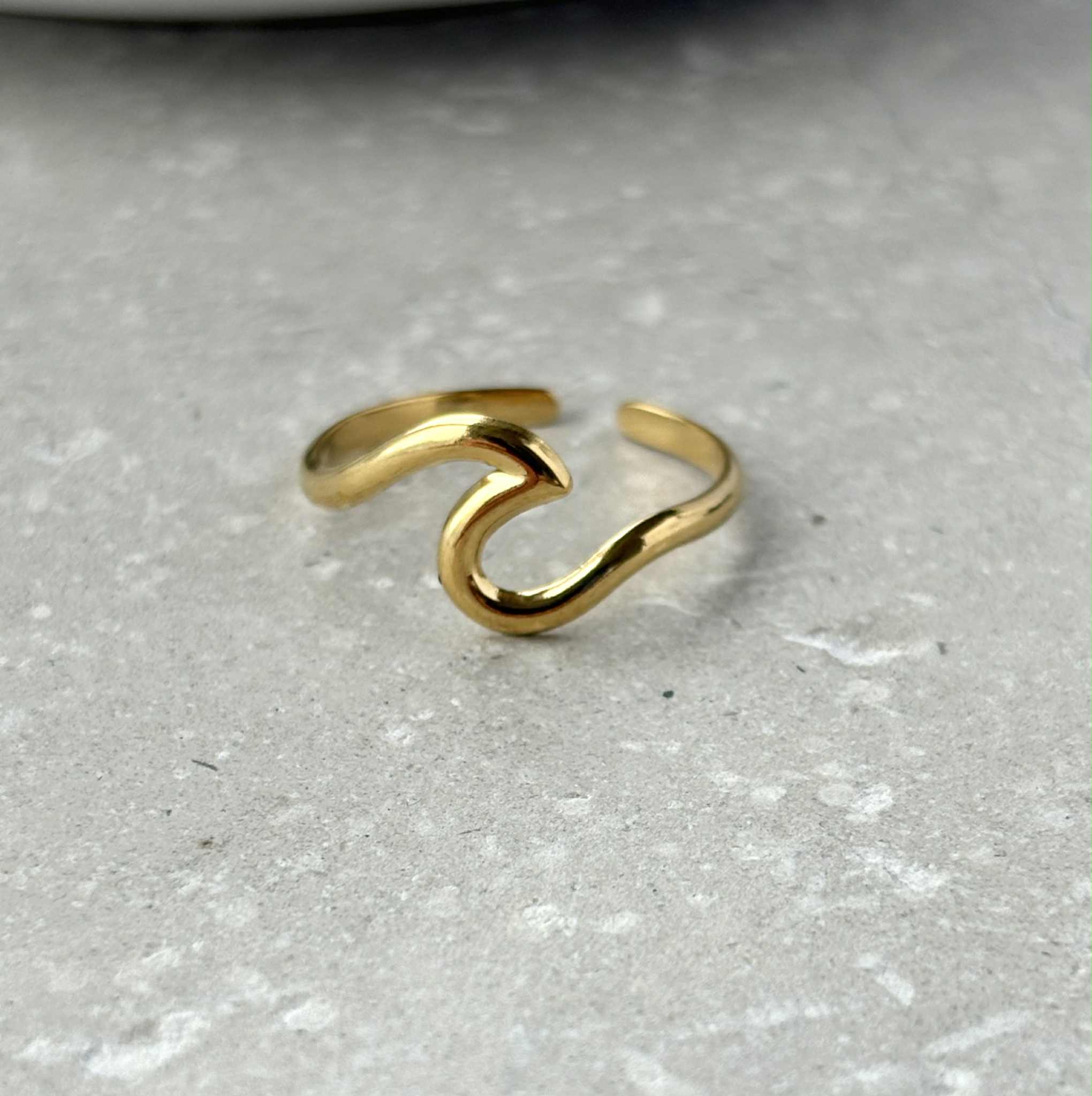 Wave Adjustable Ring - PVD Gold Plated