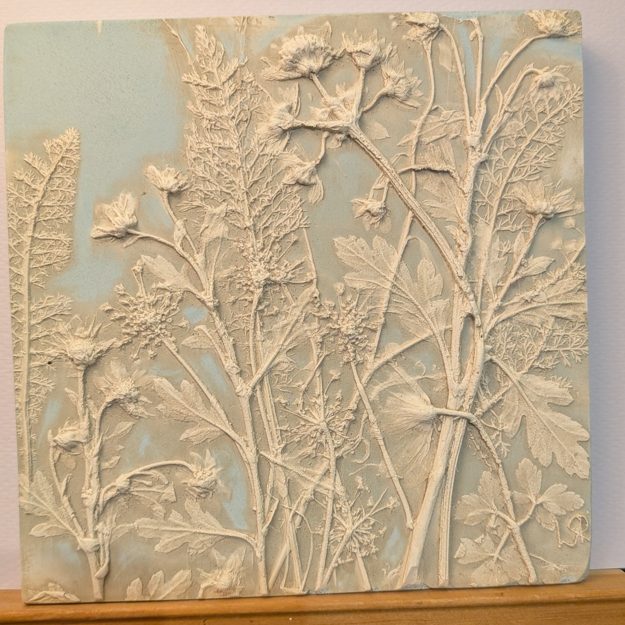 Blue botanical floral tile