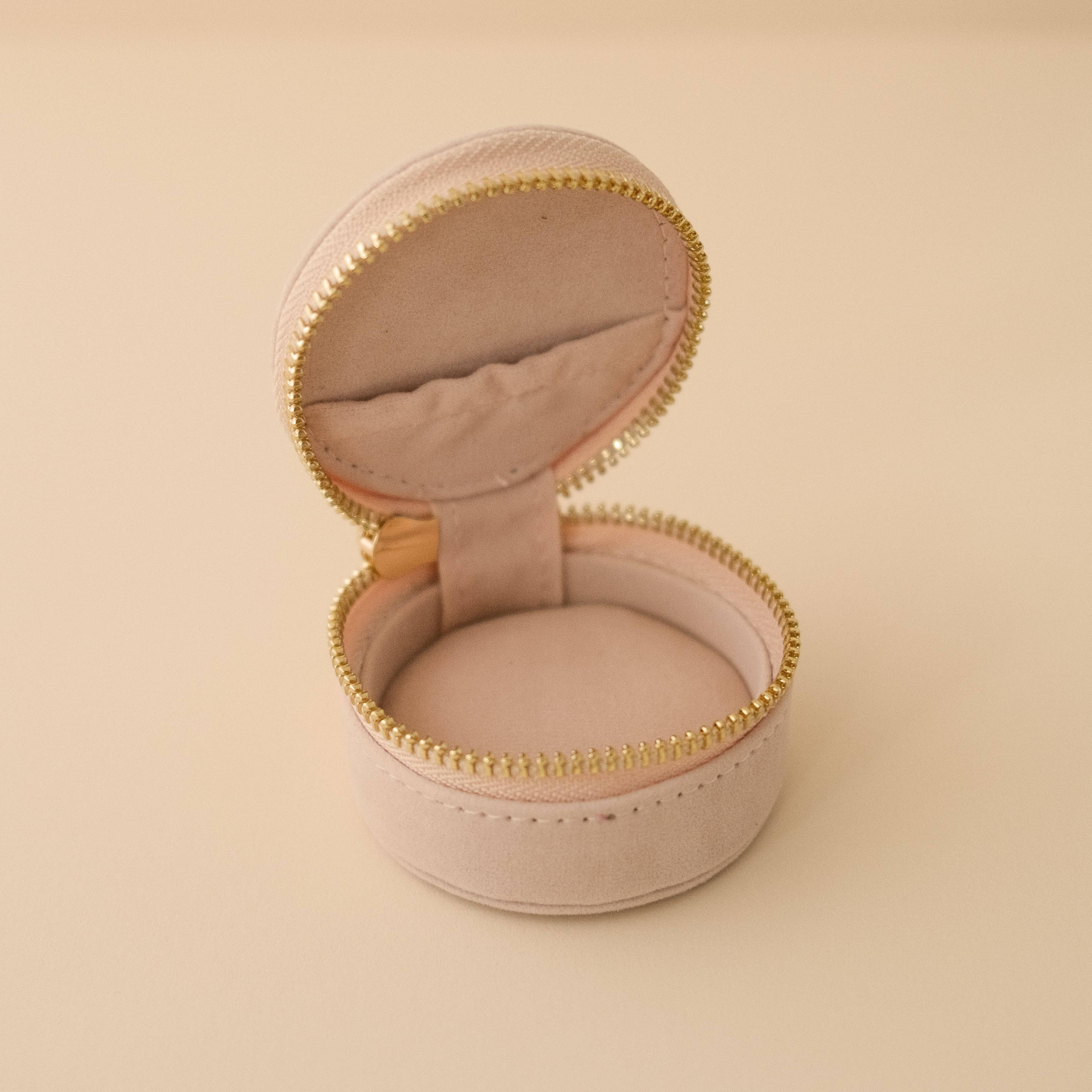 Soft Cream Jewellery Ring Zip Travel Case With Shell Embroidery